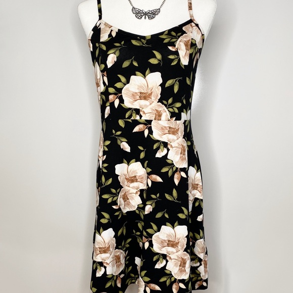 Faded Glory Dresses & Skirts - Faded Glory black floral sundress